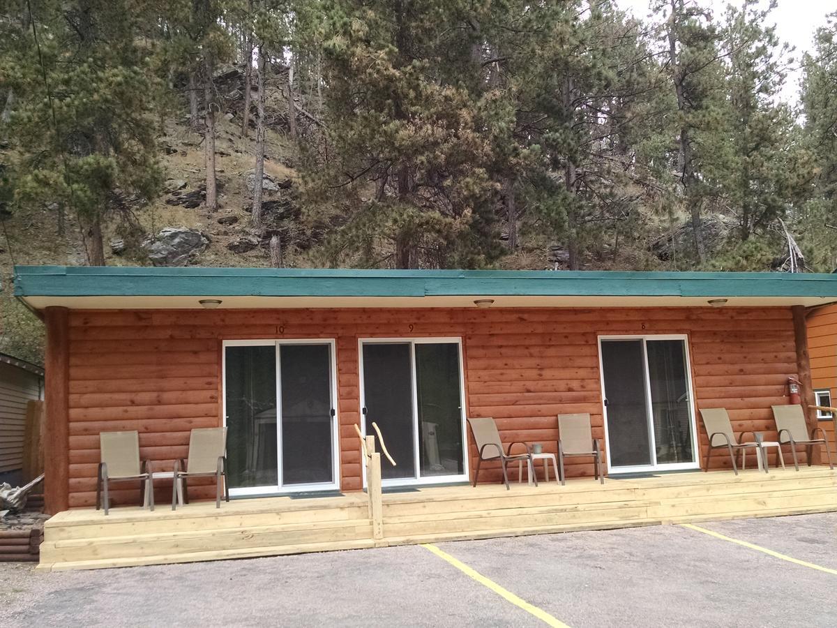 Trails End Cabins & Motel Hill City Eksteriør bilde