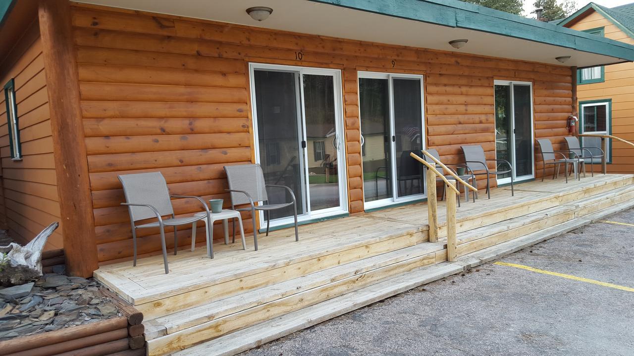 Trails End Cabins & Motel Hill City Eksteriør bilde