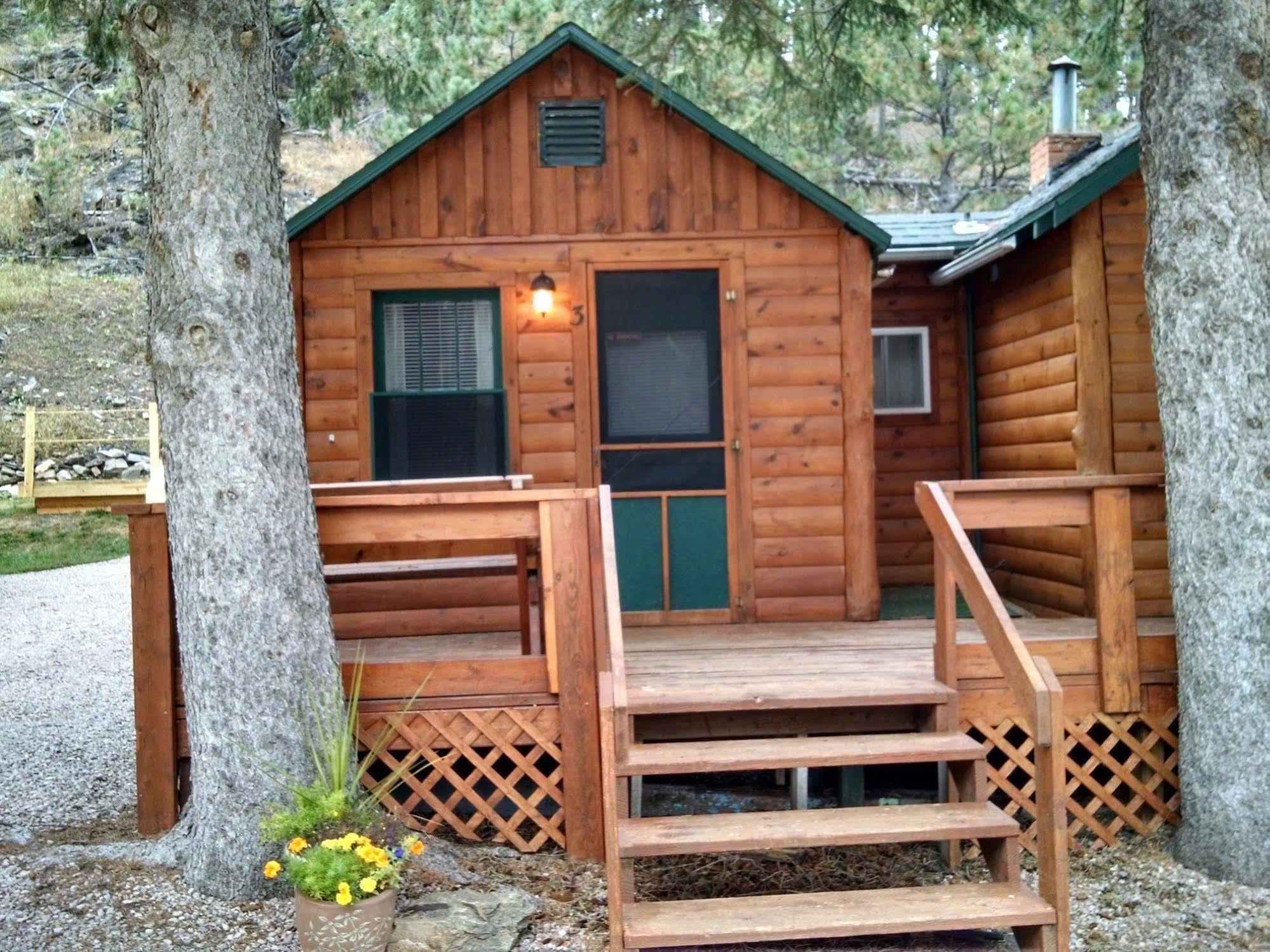 Trails End Cabins & Motel Hill City Eksteriør bilde
