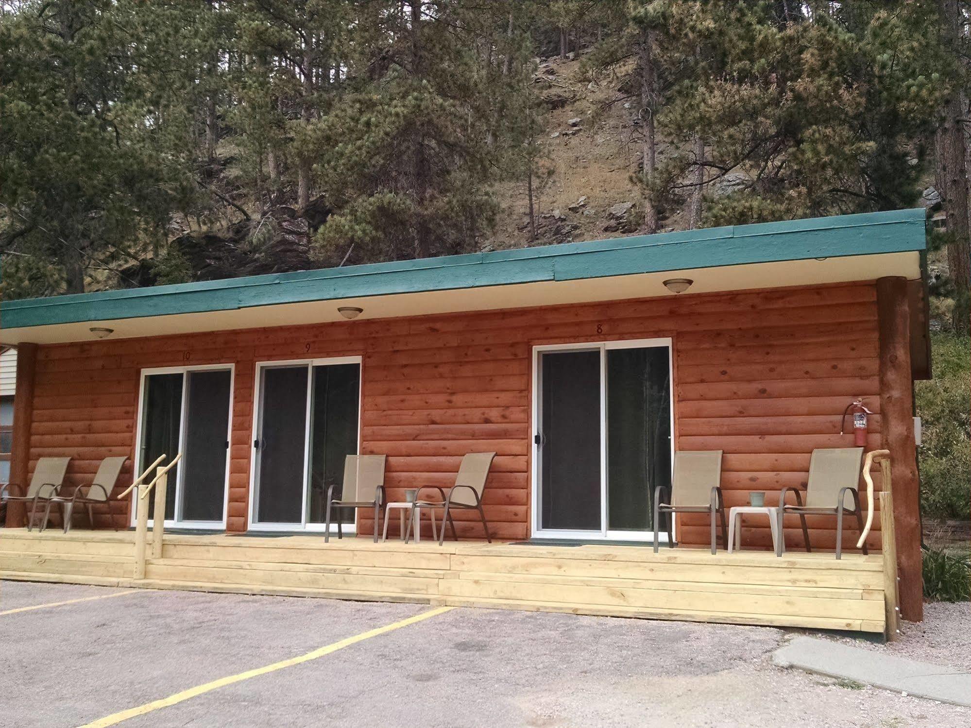 Trails End Cabins & Motel Hill City Eksteriør bilde
