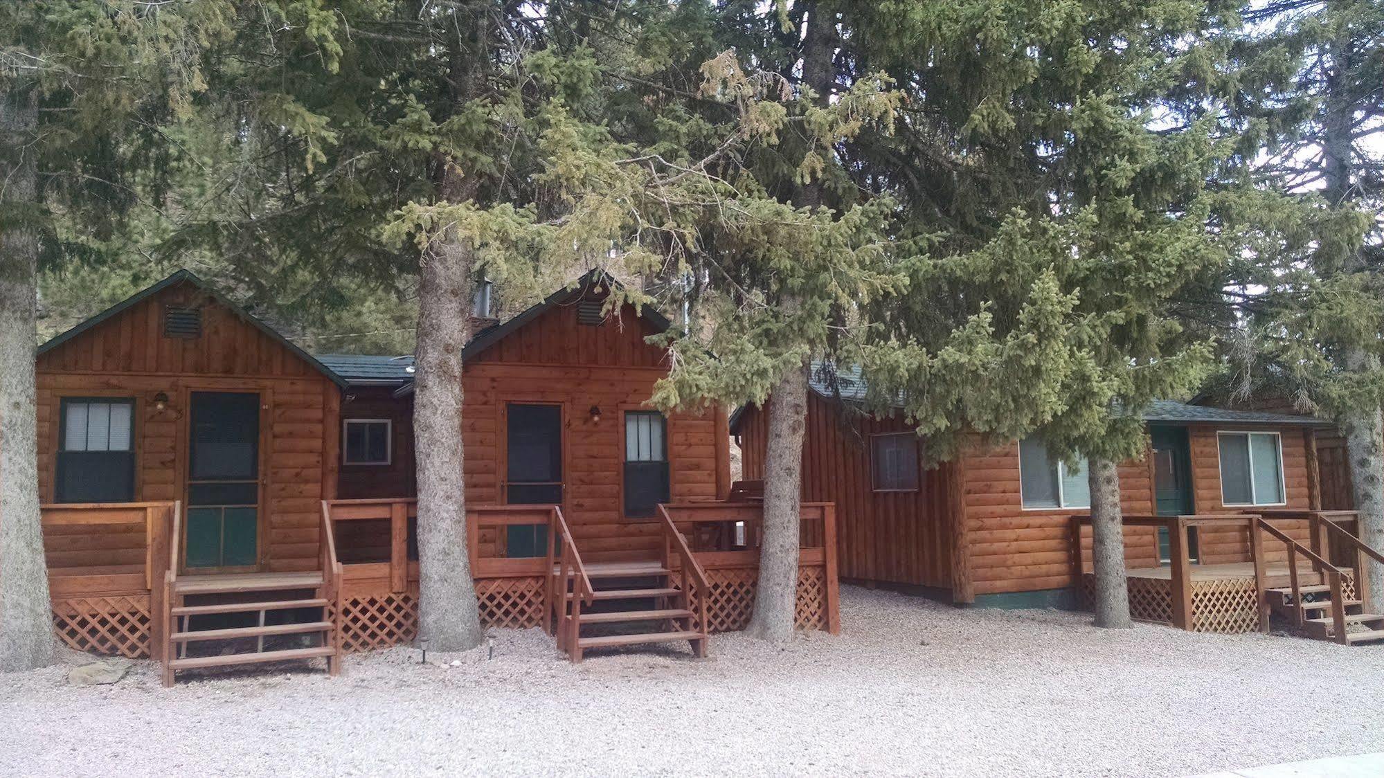 Trails End Cabins & Motel Hill City Eksteriør bilde
