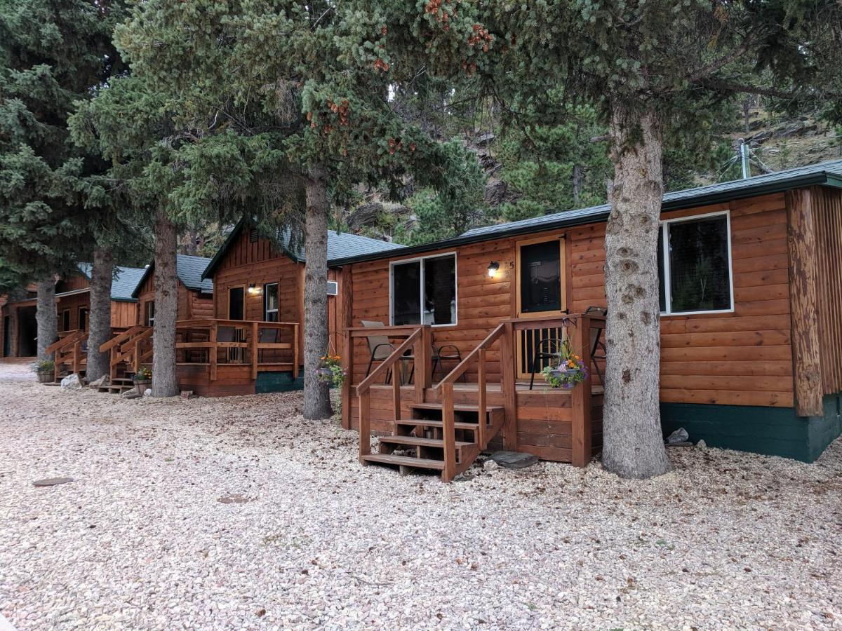 Trails End Cabins & Motel Hill City Eksteriør bilde