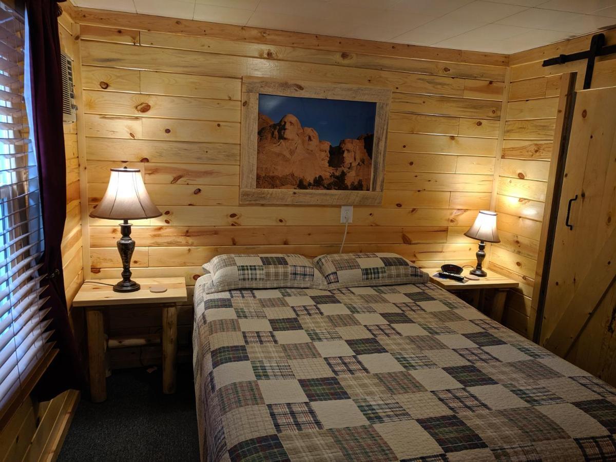 Trails End Cabins & Motel Hill City Eksteriør bilde